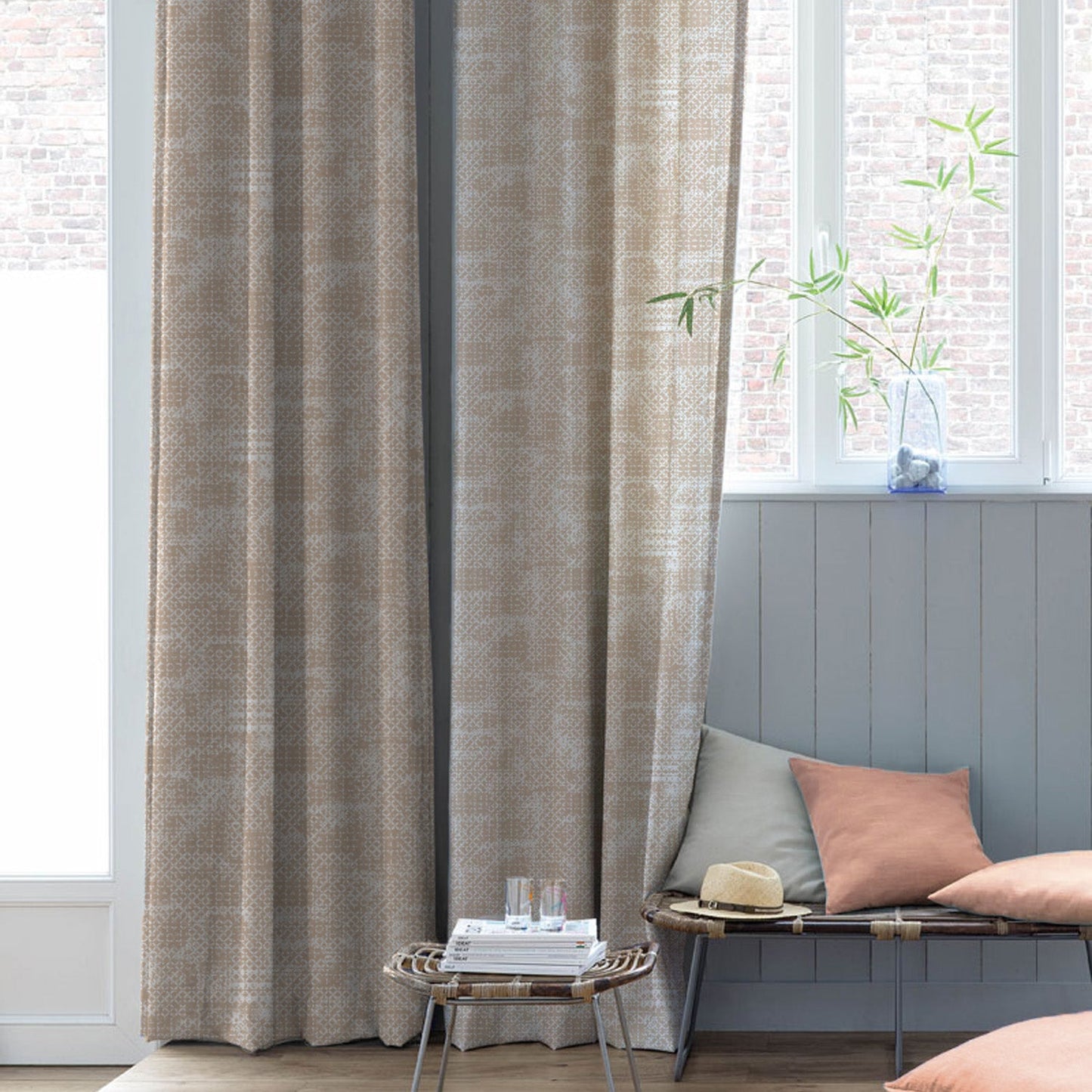 Elegent Geometric Print Matt Finish Room Darkening Curtain Set of 2 MTDS522B