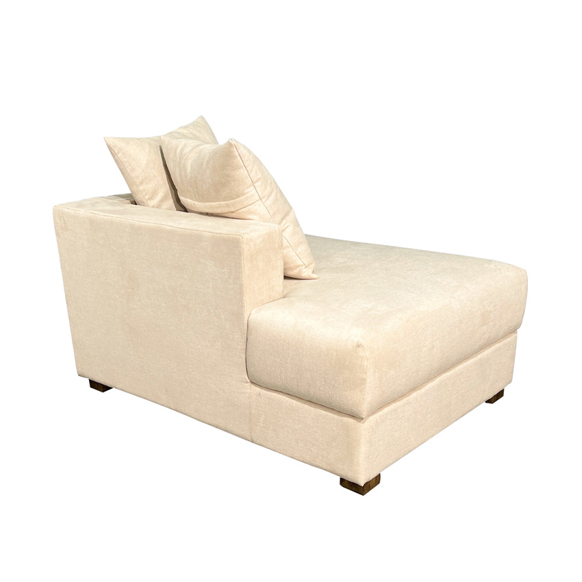 Striado Upholstered Sofa With Chaise Sectional