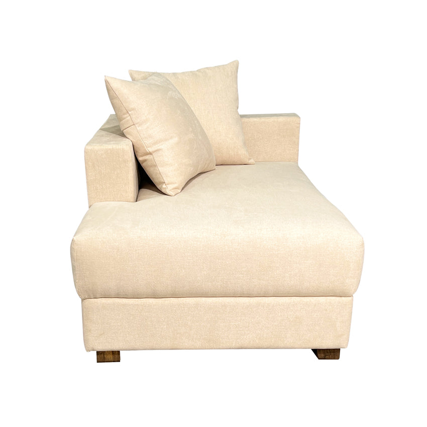 Striado Upholstered Sofa With Chaise Sectional